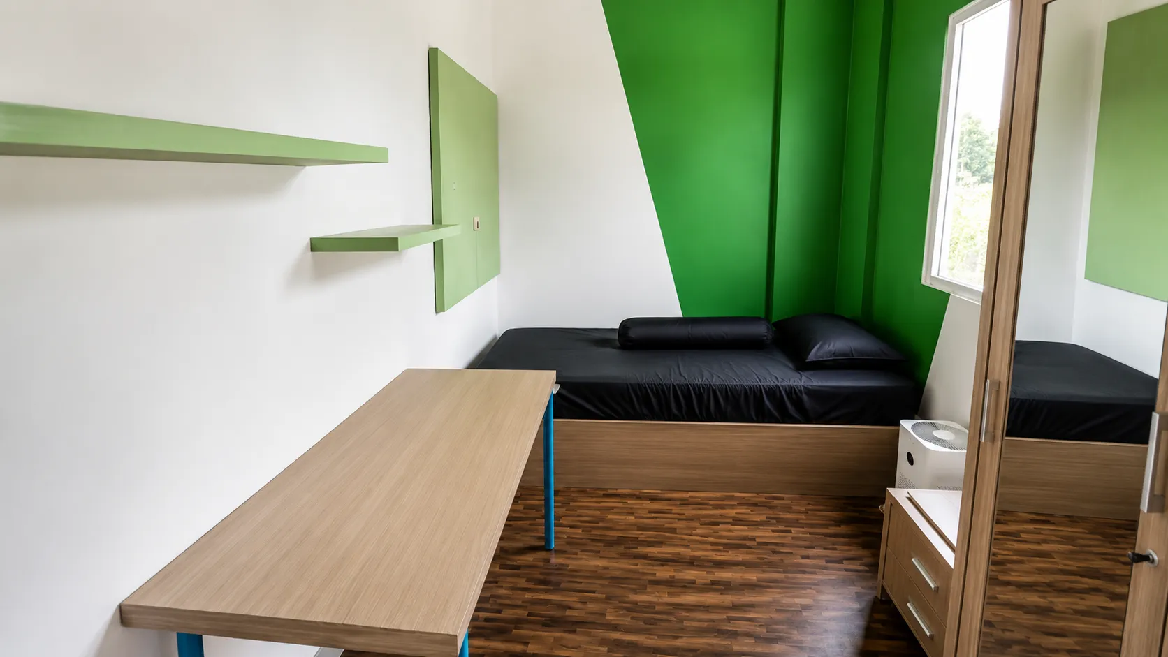 TR15 Kost Tomang