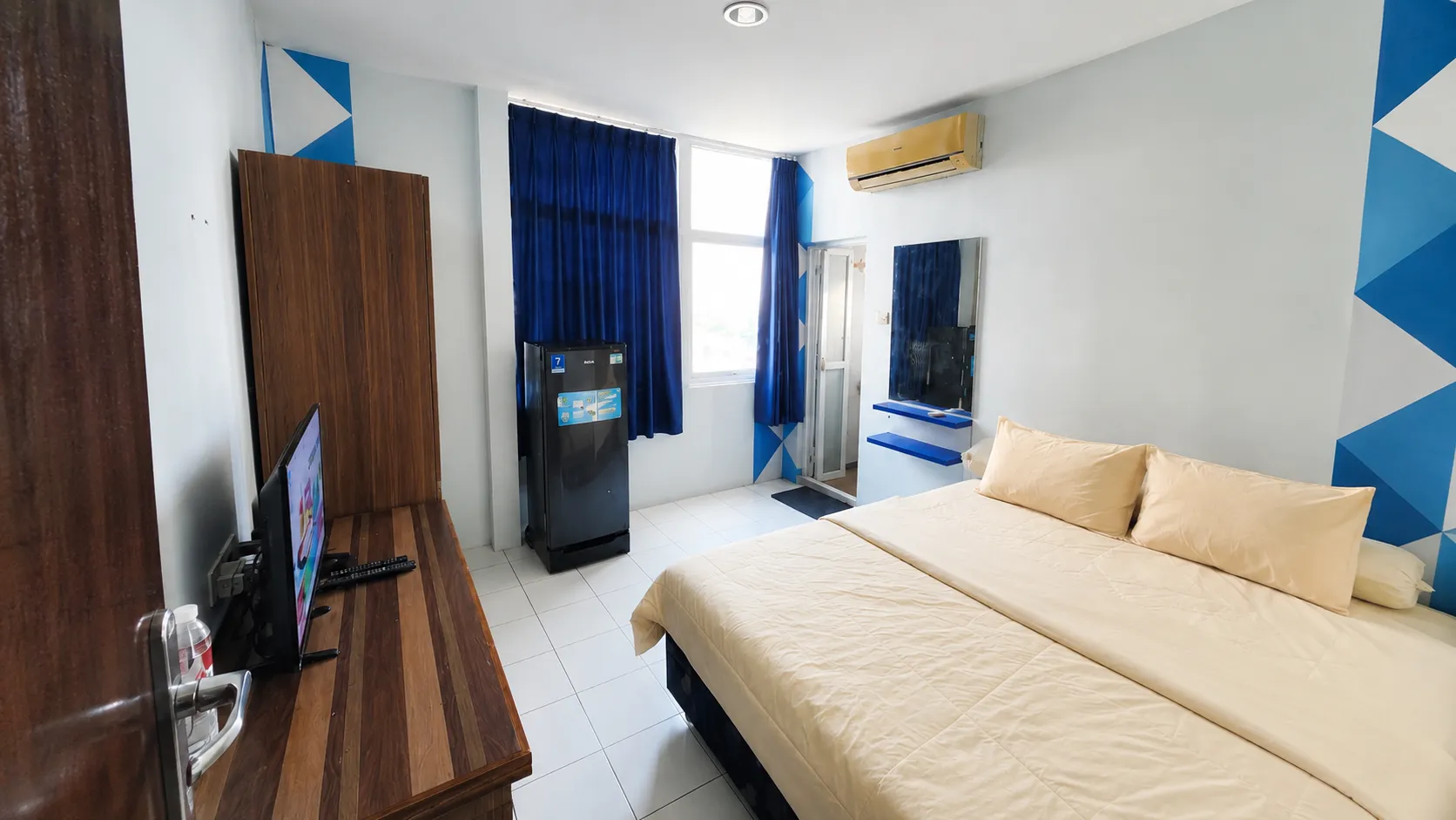 Crystal Residence Taman Sar