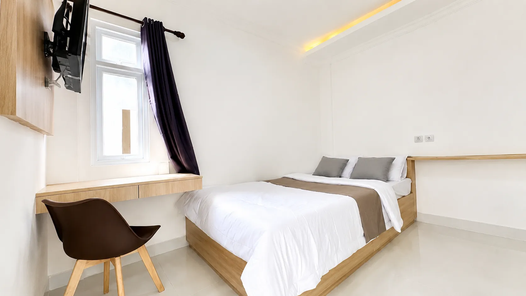 NISEKO KOst Pal Merah