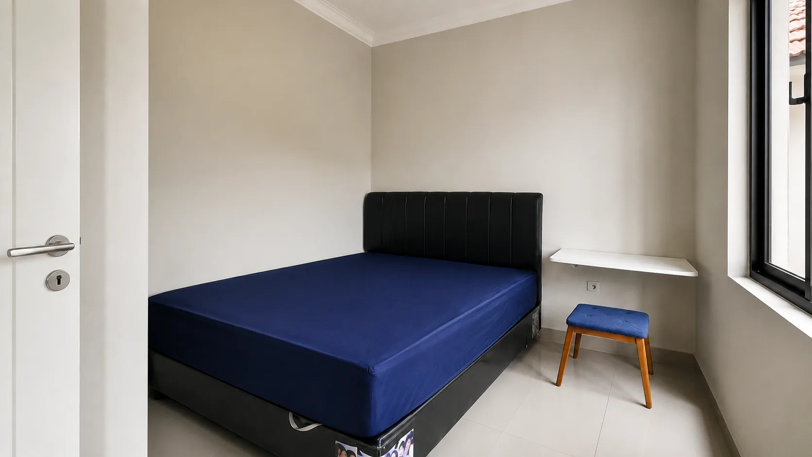Uncle Dee Kost Taman Palem Cengkareng