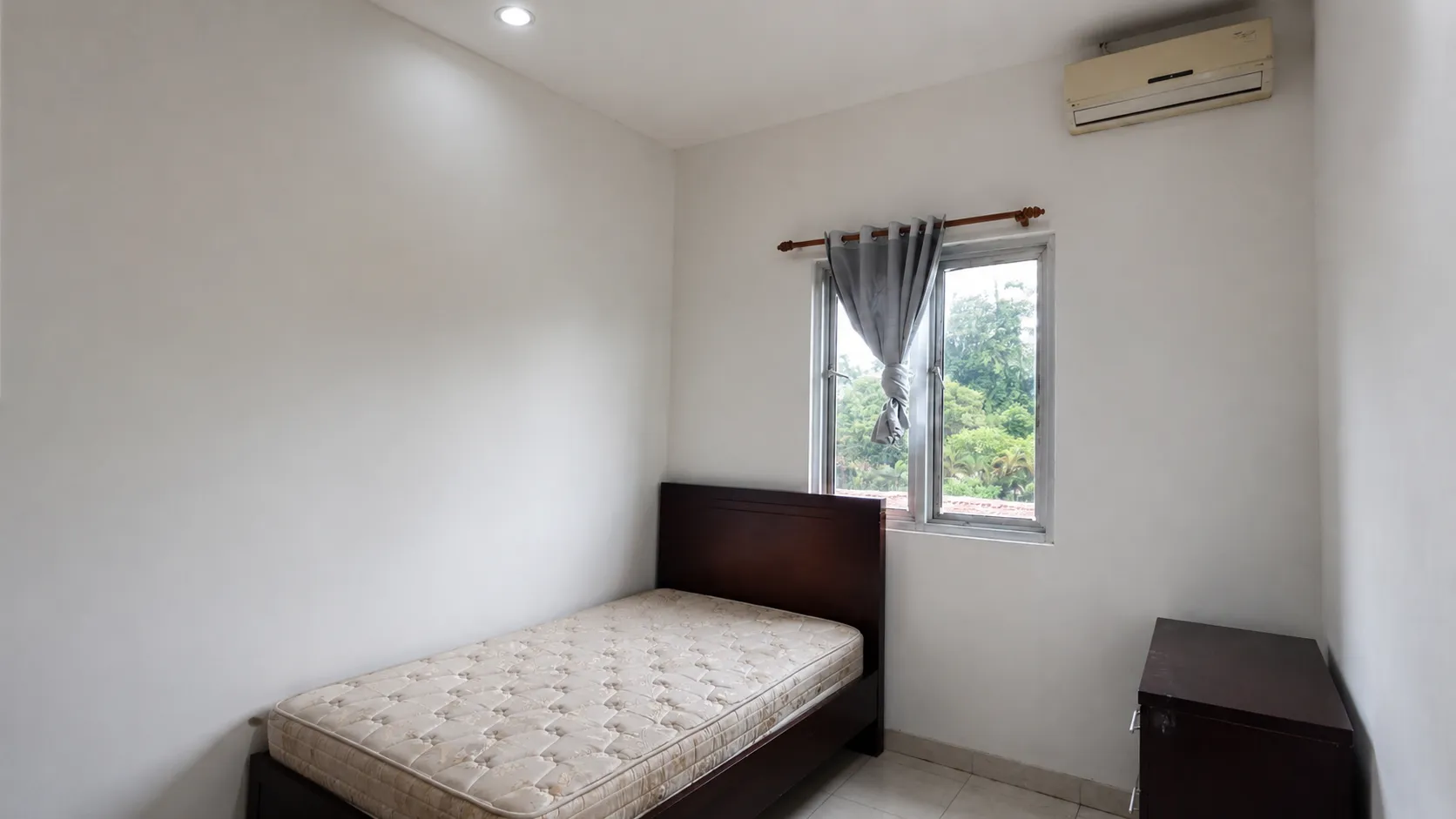  Anggrek House Kost Cipete
