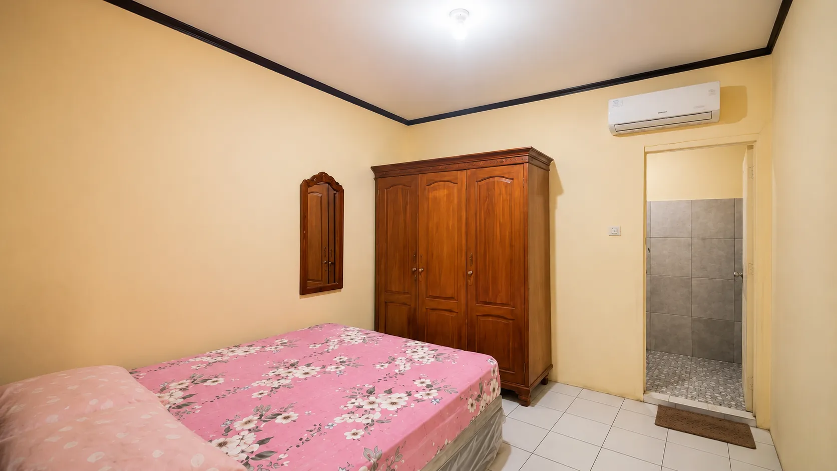 Yoshie Kost Tebet
