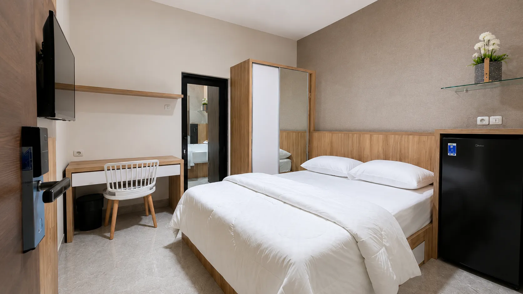 Hyde Park Kost Tomang